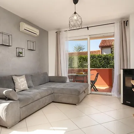 Apartment Foenic By Briskva