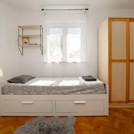 Foenic By Briskva Apartament Tar-Vabriga