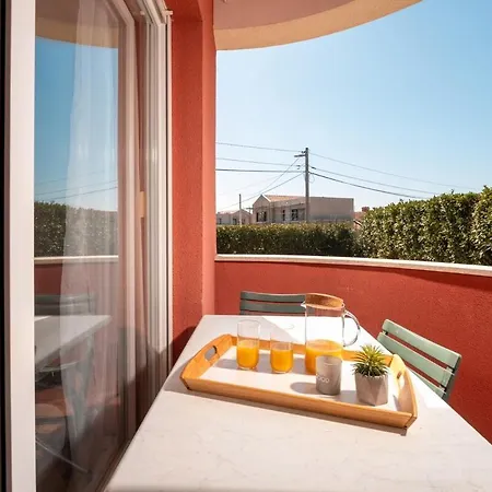 Foenic By Briskva * Tar-Vabriga