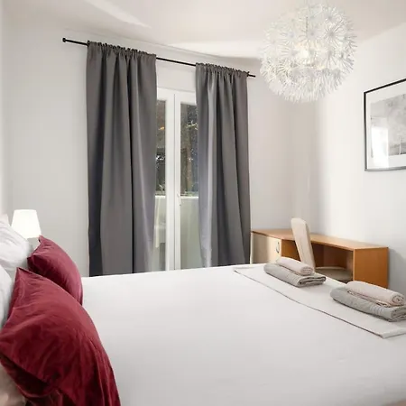 Foenic By Briskva Tar-Vabriga