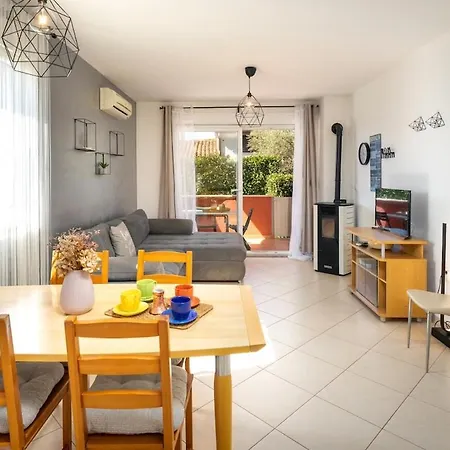 Foenic Apartment
